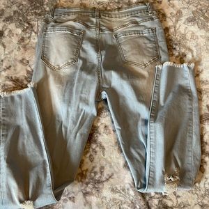 Skinny distressed jeans